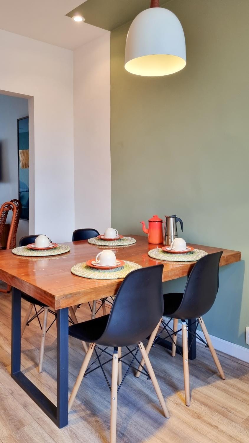 Seating area, Dining area