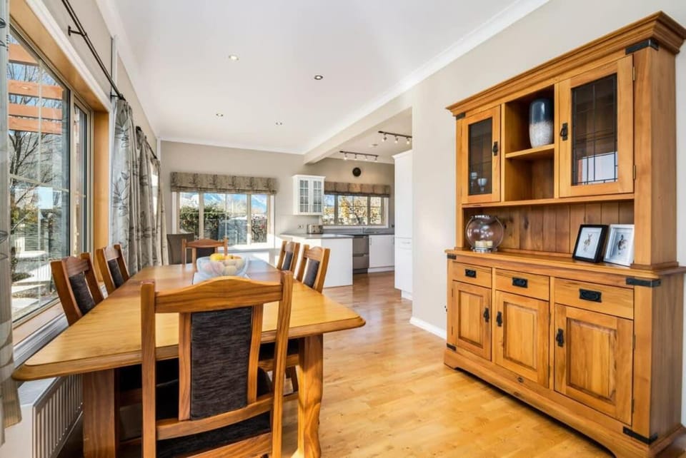 Paeroa View House in Queenstown