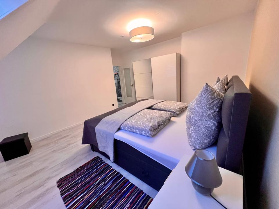 Bed, Photo of the whole room, Bedroom, wardrobe