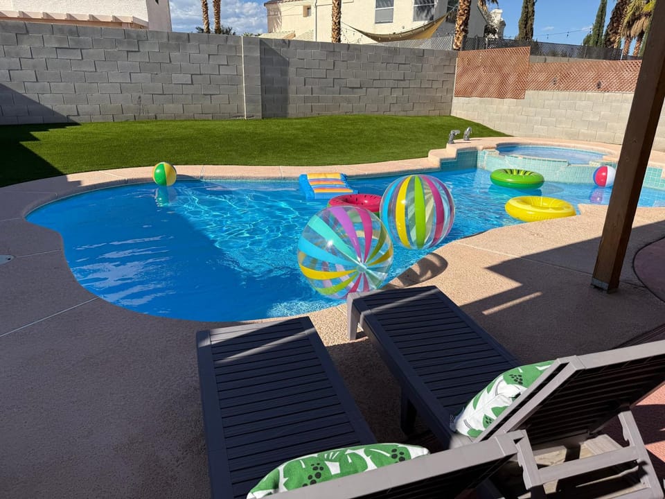 Swimming pool