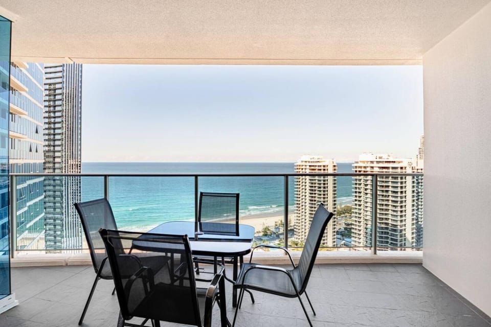 Level 27 Oceanview Residence Hilton-Signed Building with Parking Apartment in Surfers Paradise Boulevard