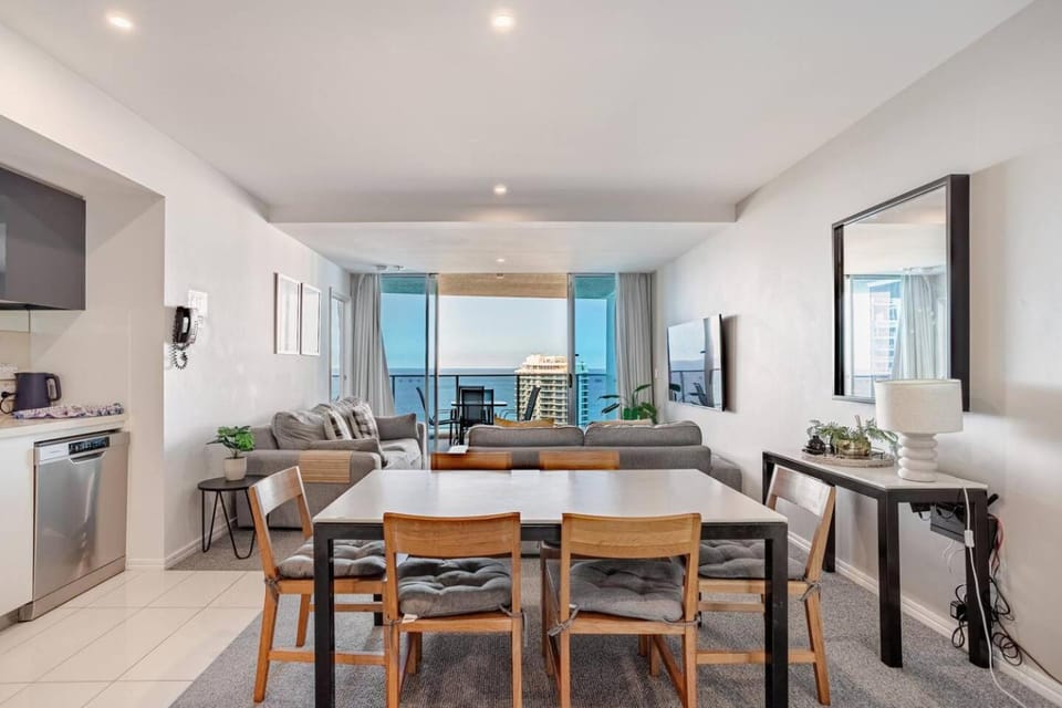 Level 27 Oceanview Residence Hilton-Signed Building with Parking Apartment in Surfers Paradise Boulevard
