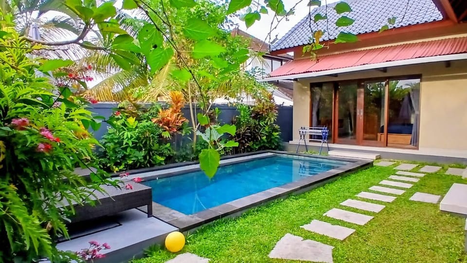 Property building, Garden, Garden view, Pool view, Swimming pool