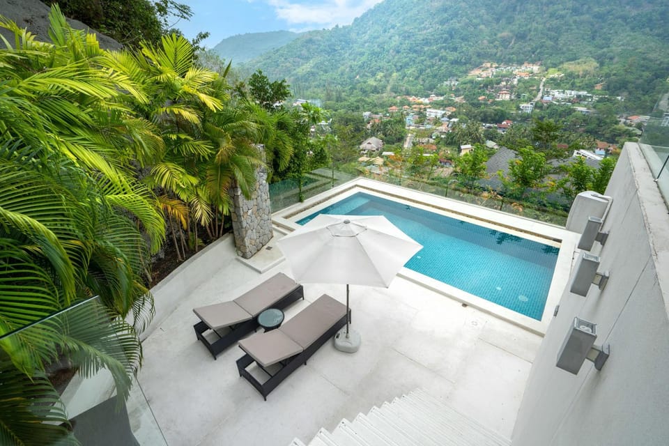 Natural landscape, Mountain view, Pool view, Swimming pool, sunbed