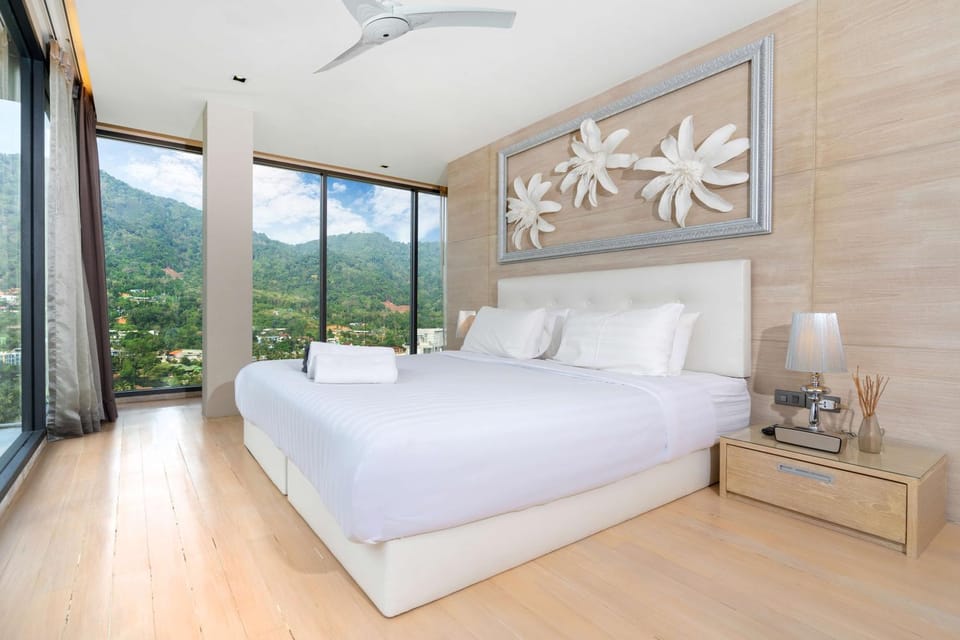 Bed, Bedroom, Mountain view, fireplace