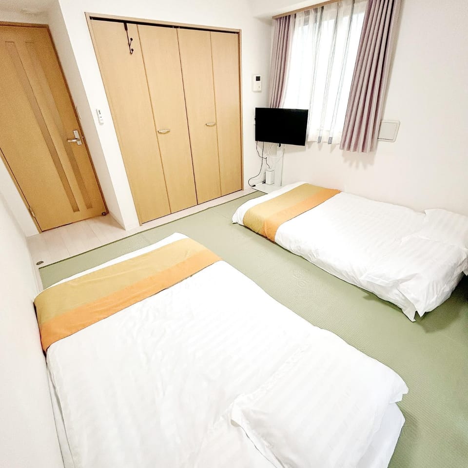 LuckyHouse浅草 成田羽田直行 Apartment in Japan