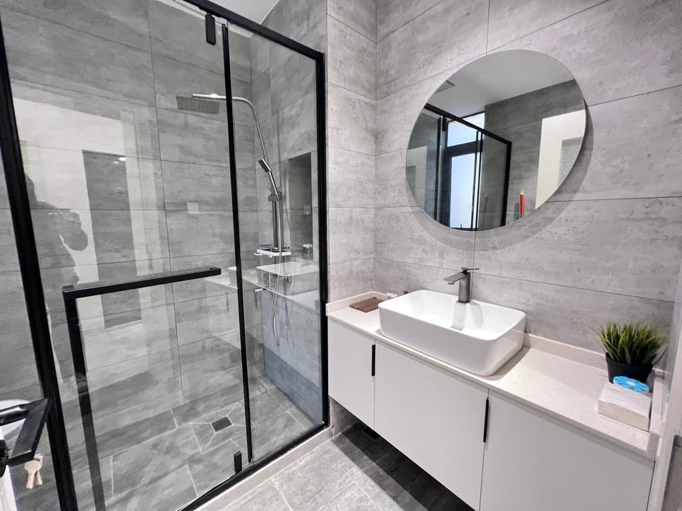 Shower, Bathroom, towels