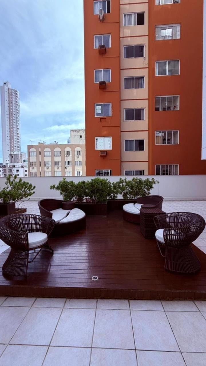 Apto à 100m a pé da praia central Apartment in Camboriú