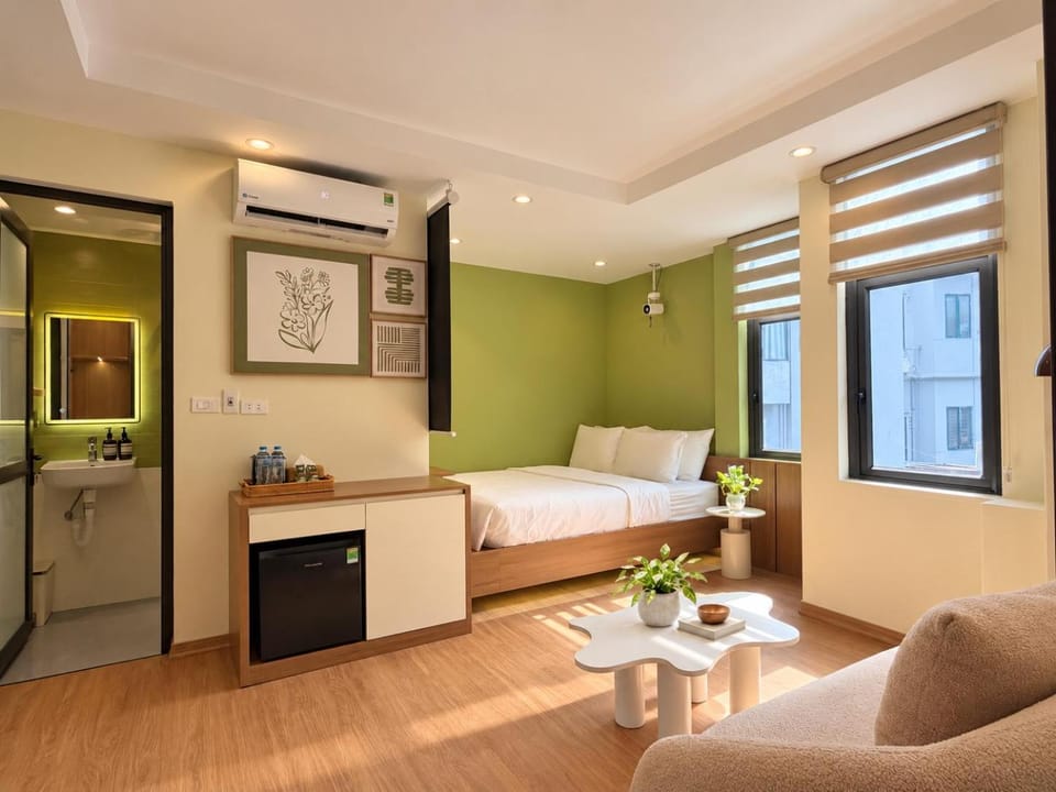 Bed, Photo of the whole room, Bedroom, air conditioner