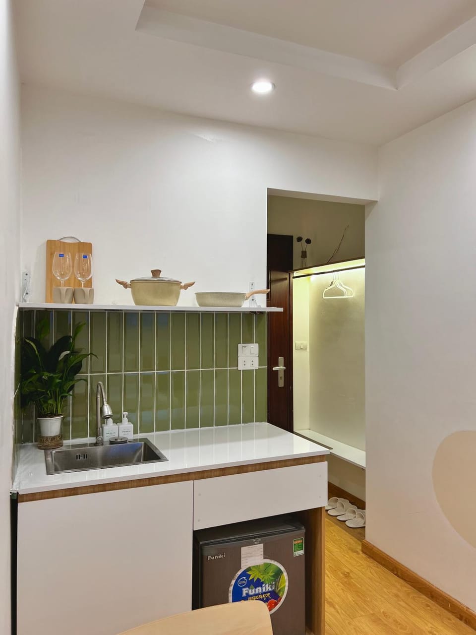 Kitchen or kitchenette
