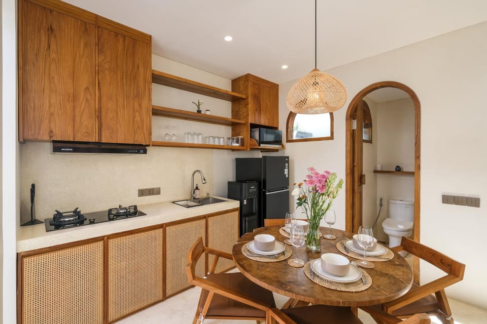 Dining area, minibar, stove, kitchen, kitchen