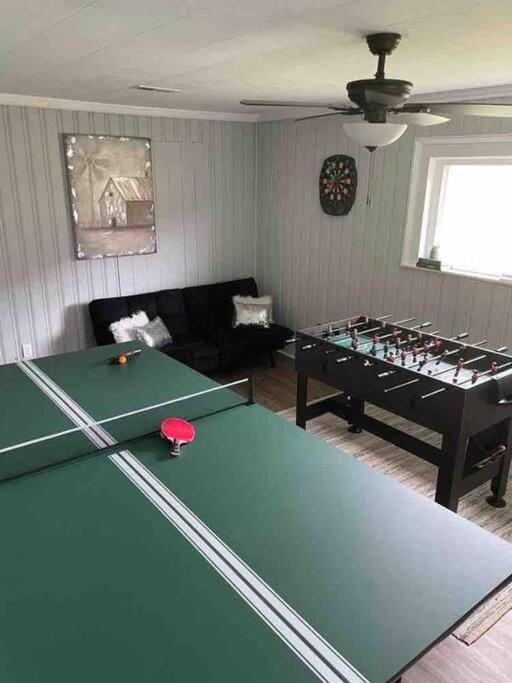 Game Room, Table tennis