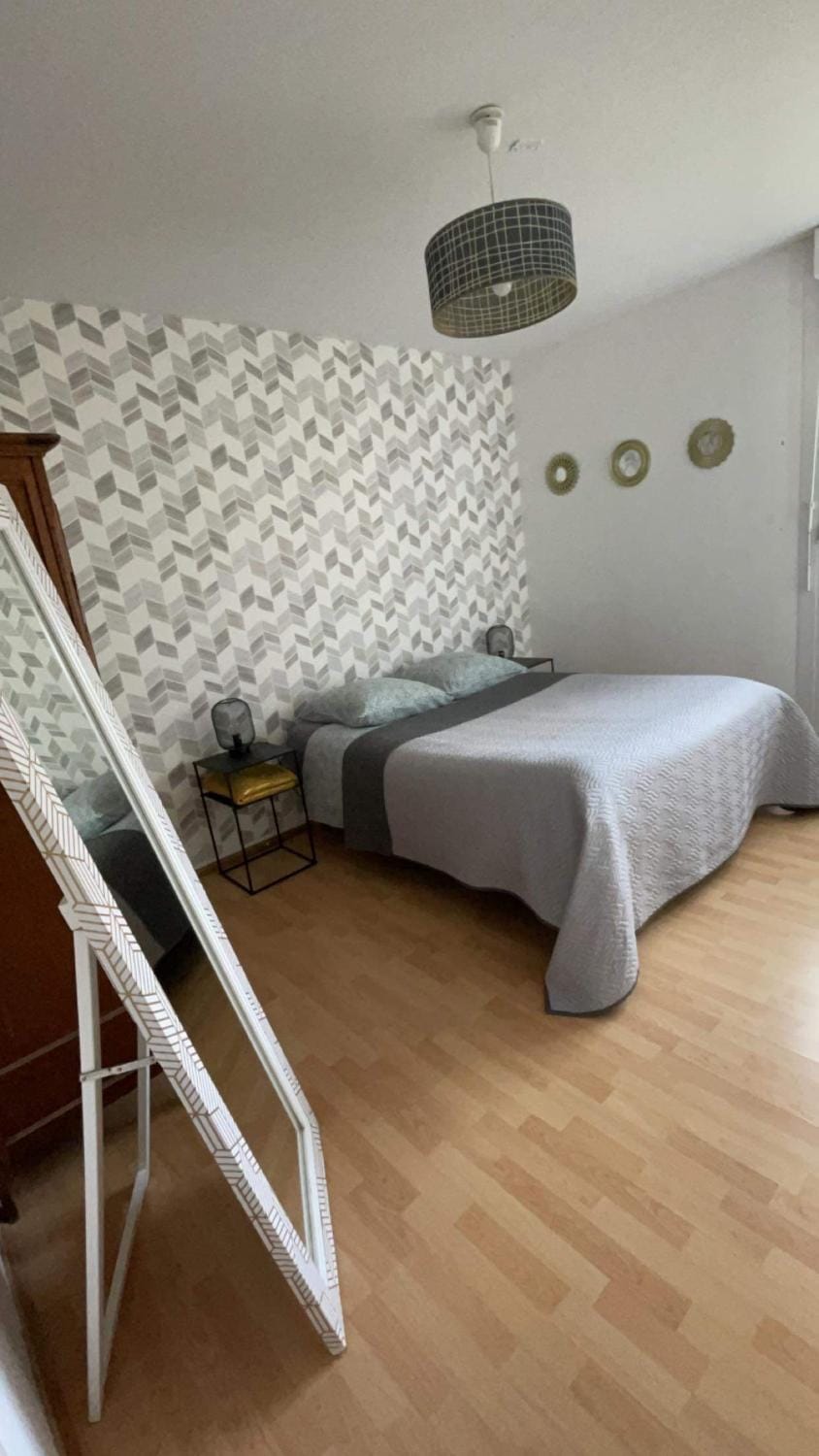 Bed, Photo of the whole room, Bedroom