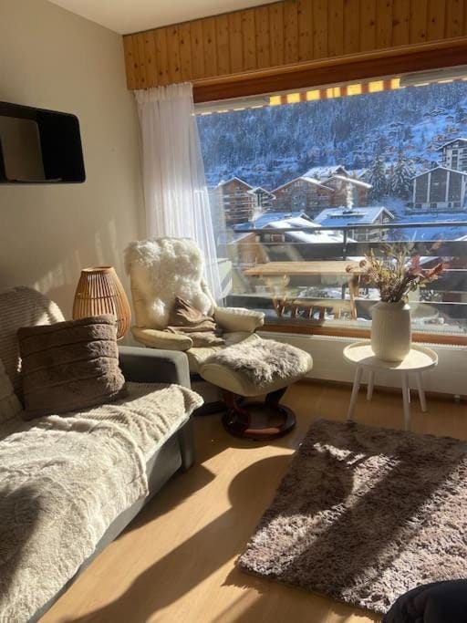 Alpine apartment by Jolidi Apartment in Nendaz