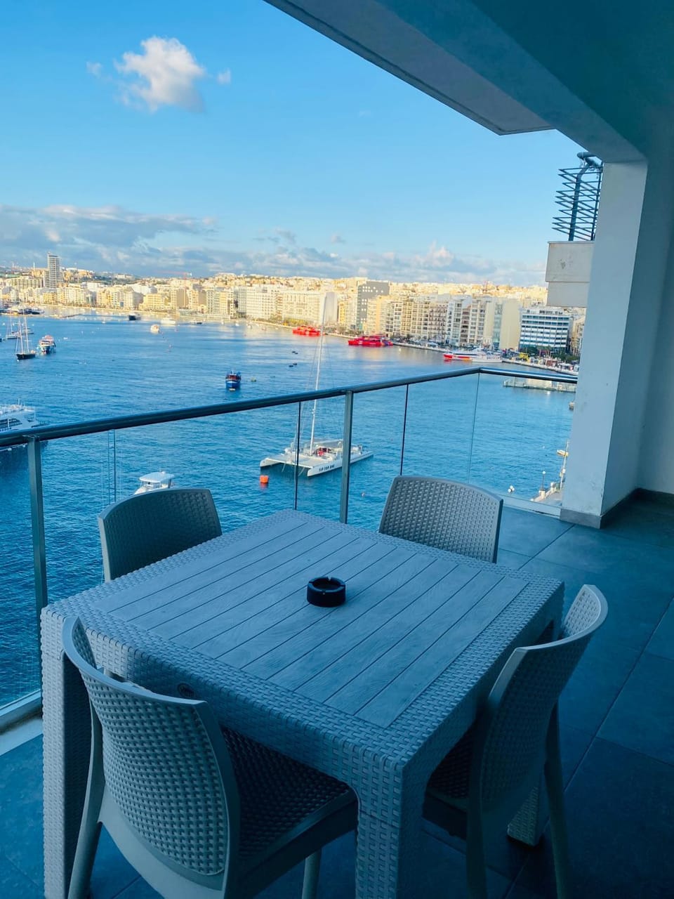 Natural landscape, Balcony/Terrace, Dining area, Sea view