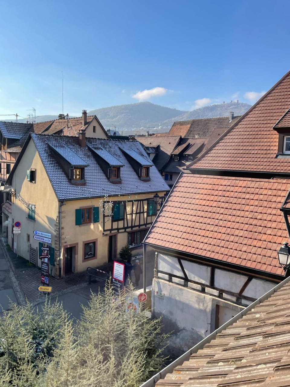 Neighbourhood, City view, Mountain view