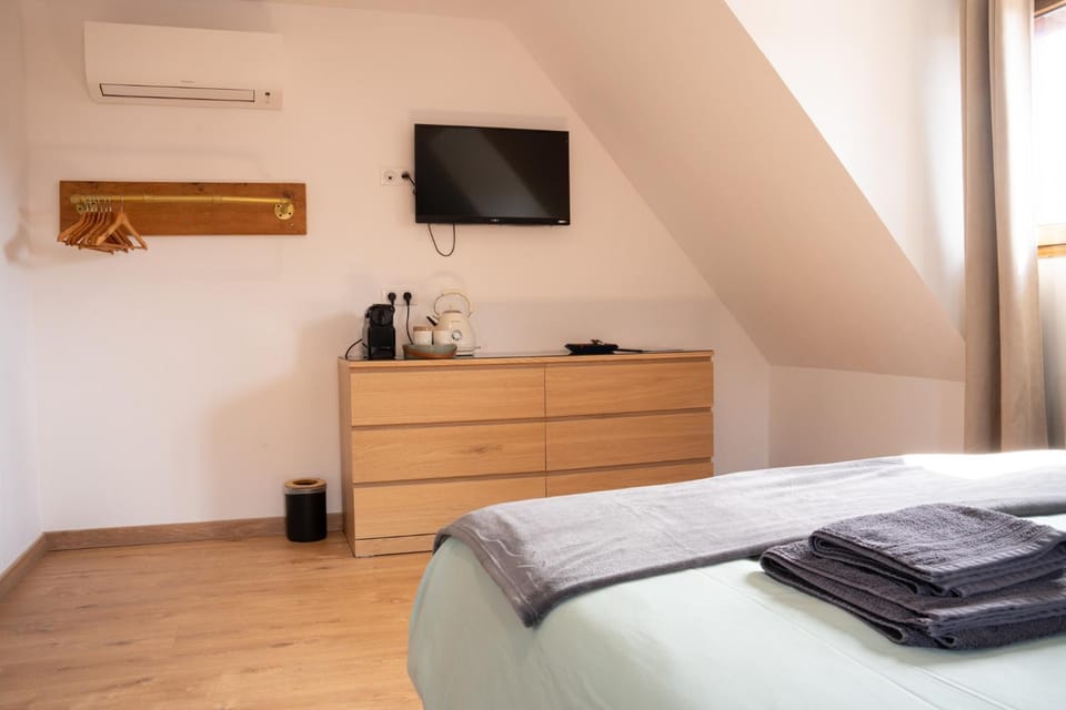 Bed, TV and multimedia, Coffee/tea facilities, Bedroom, towels