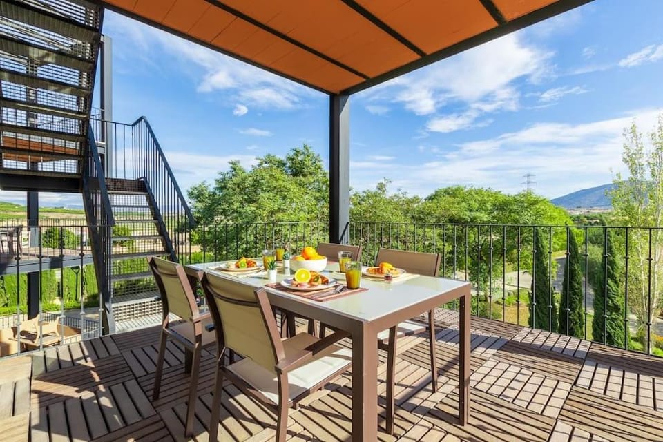 Balcony/Terrace, Mountain view