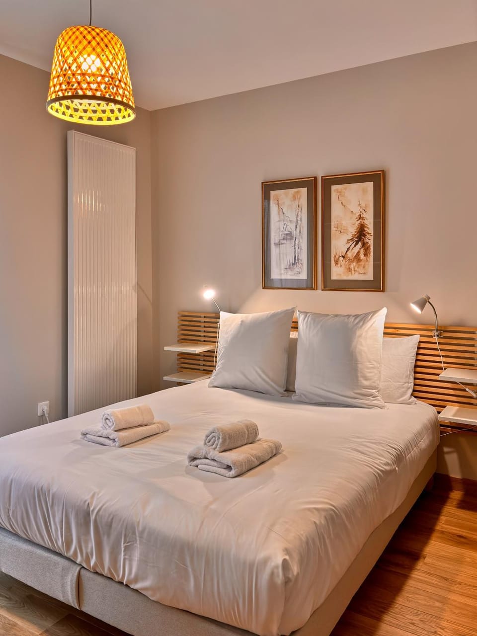 Bed, Photo of the whole room, Bedroom, towels