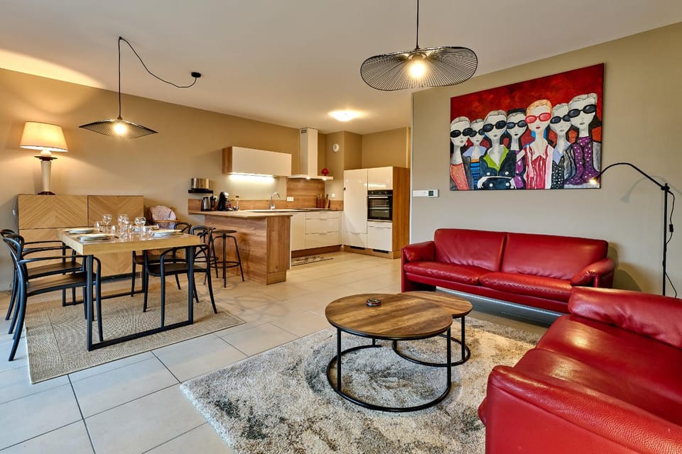 Kitchen or kitchenette, Living room, Seating area, Dining area, minibar, oven, pet friendly, stove