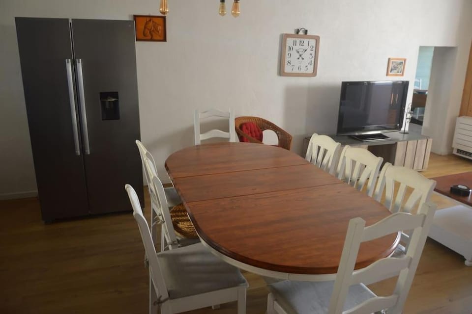 TV and multimedia, Dining area