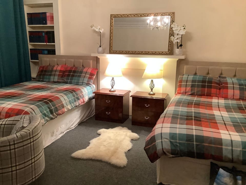 Large Grange Apartment Apartment in Edinburgh