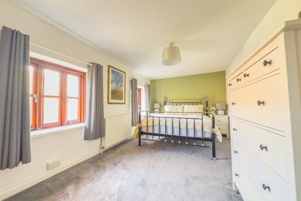 Bed, Bedroom, Garden view, Garden view, wardrobe