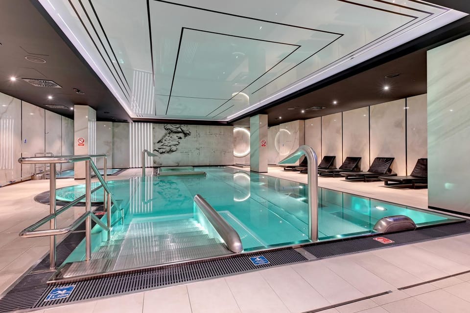 Photo of the whole room, Area and facilities, Swimming pool