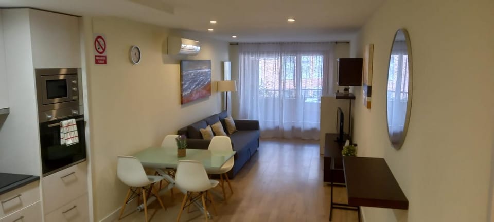 TV and multimedia, Living room, Dining area