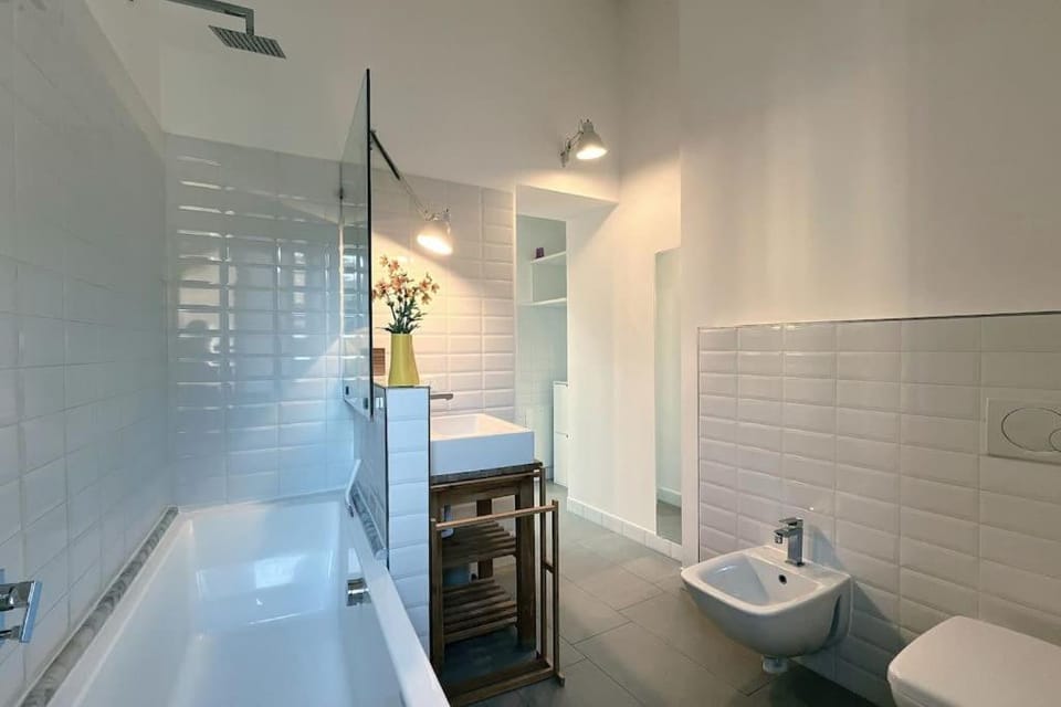 Shower, Toilet, Bathroom, Bath, towels