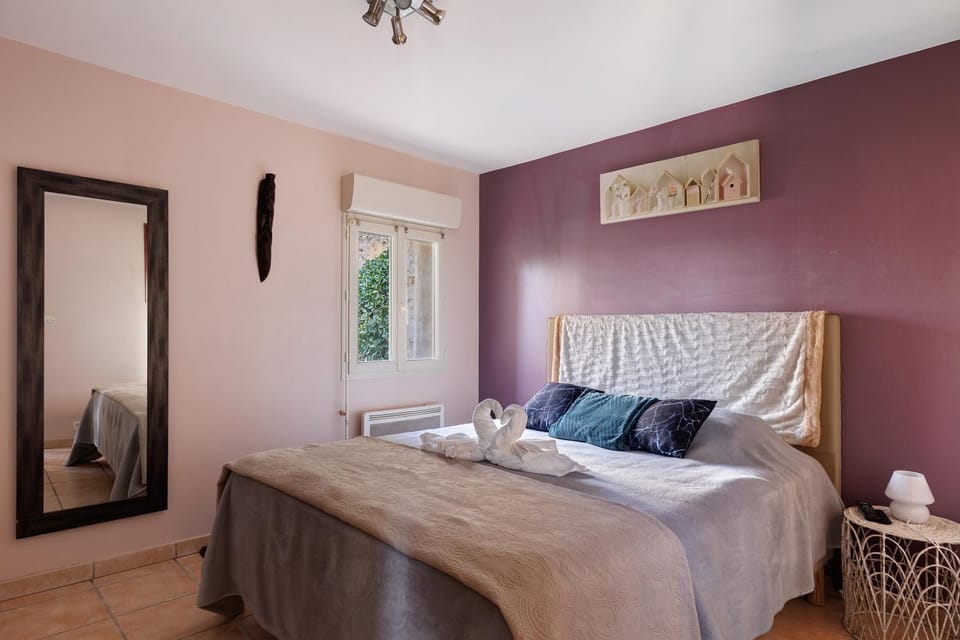 Living room, Bedroom