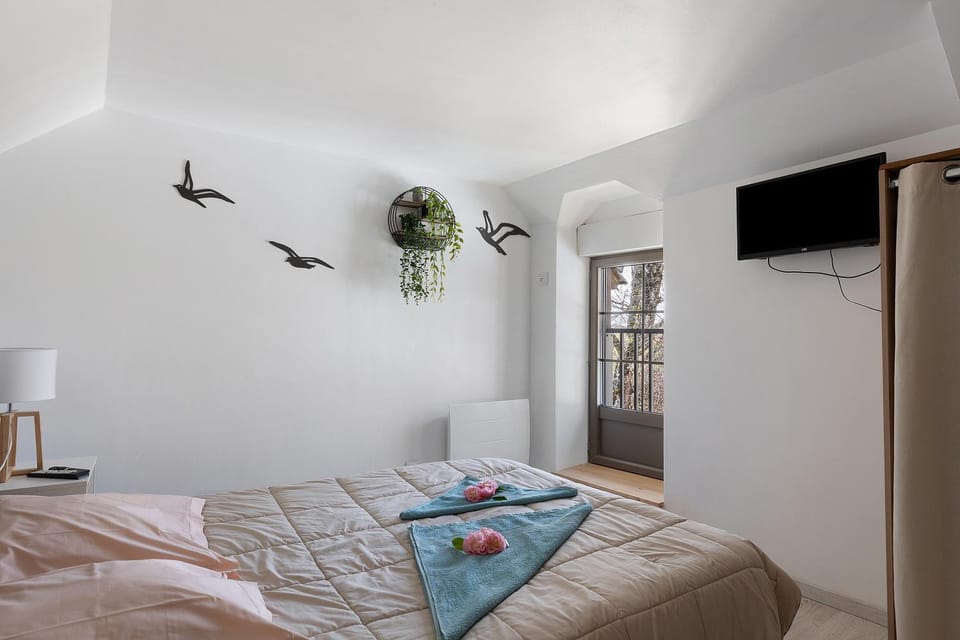 Living room, Bedroom