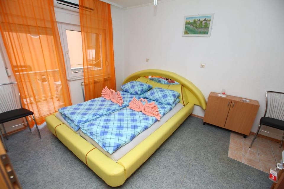 Hostel Cuba Bed and Breakfast in Federation of Bosnia and Herzegovina