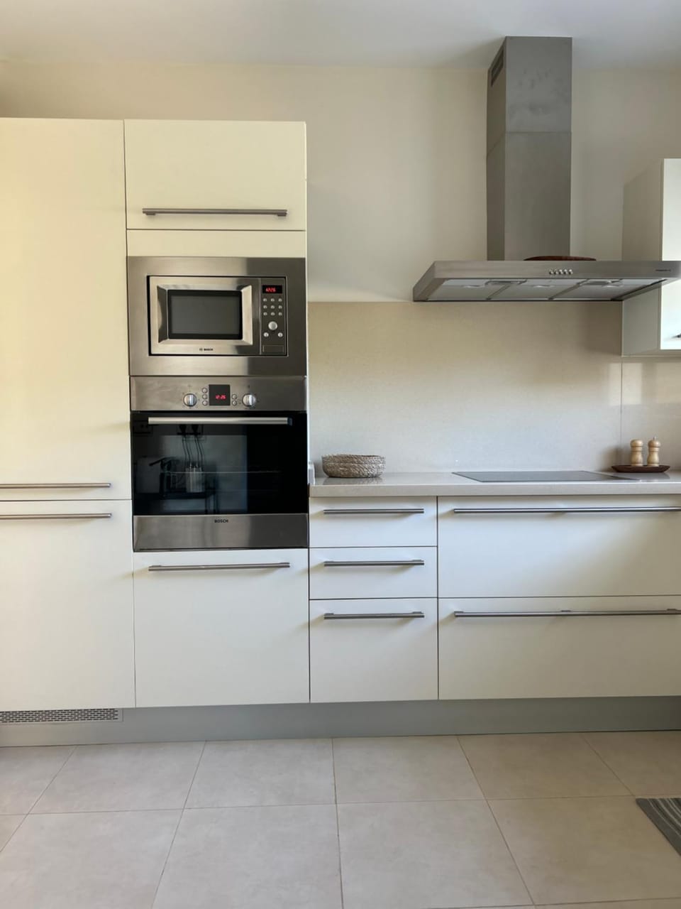 Kitchen or kitchenette, oven