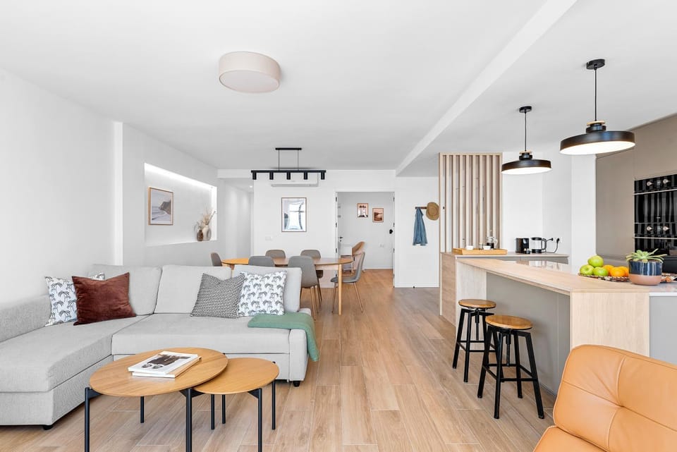 Living room, Dining area