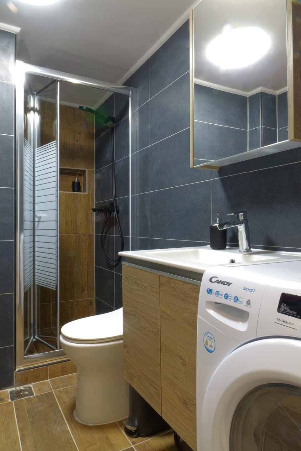 Shower, Toilet, Bathroom, washing machine, dryer