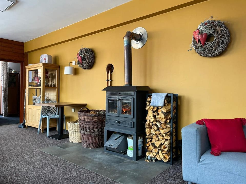 Communal lounge/ TV room, Seating area