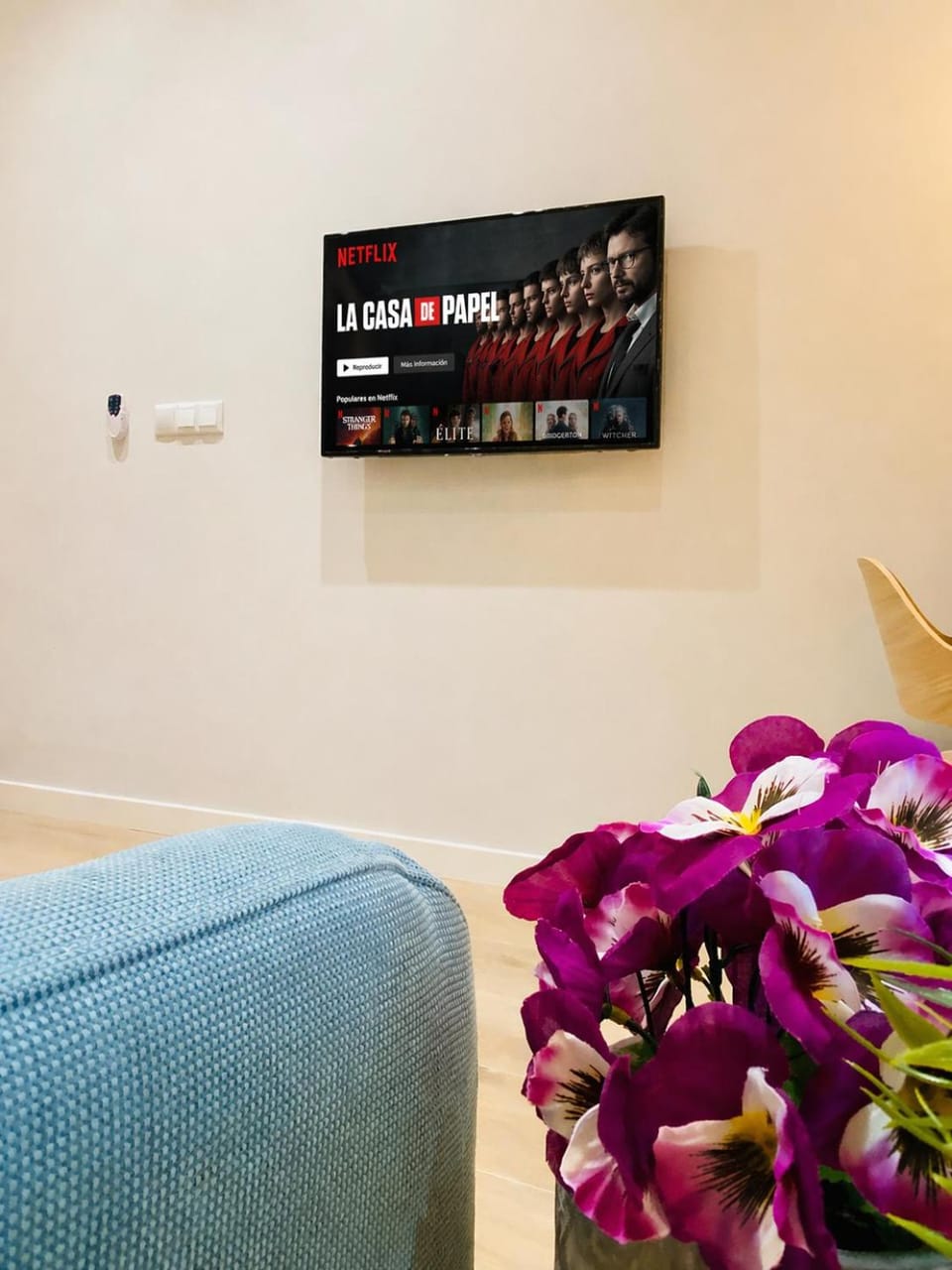Communal lounge/ TV room