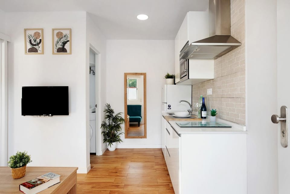 Property building, Kitchen or kitchenette, Living room