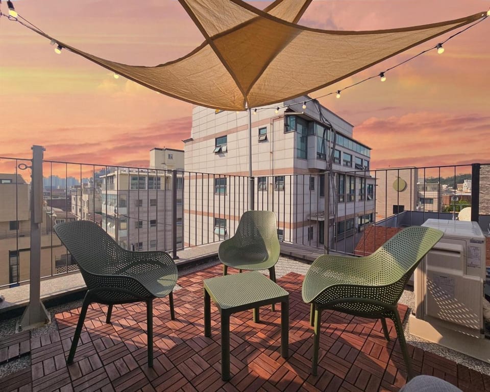 Patio, Balcony/Terrace, sunbed