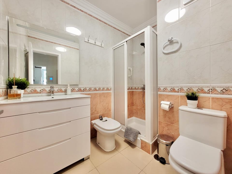Shower, Bathroom, bidet