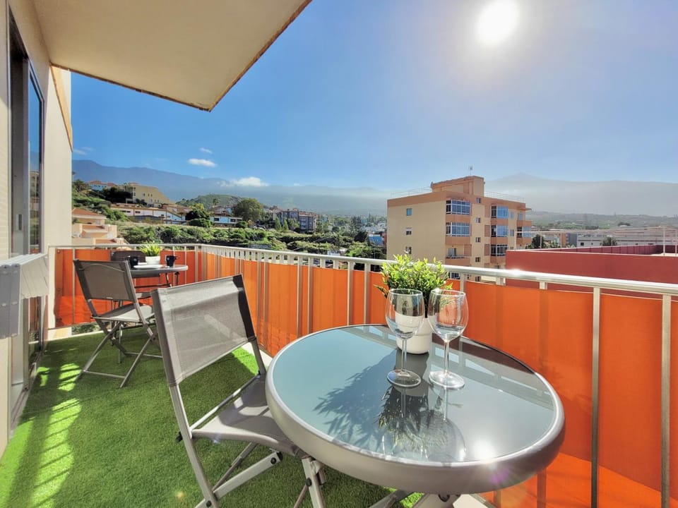 Balcony/Terrace, Balcony/Terrace, Dining area, Mountain view