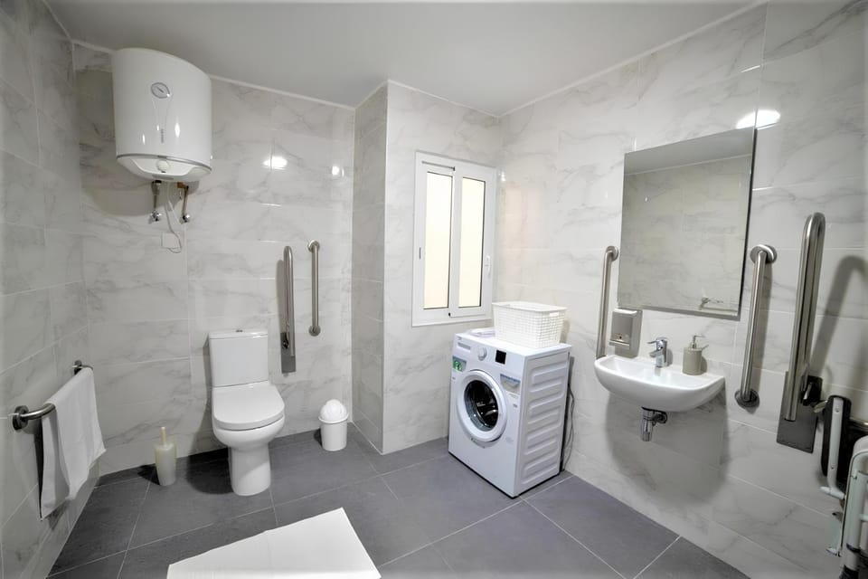 Toilet, Bathroom, washing machine