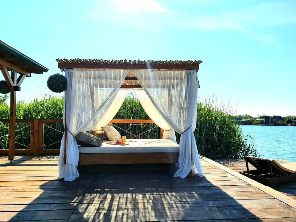 Balcony/Terrace, River view