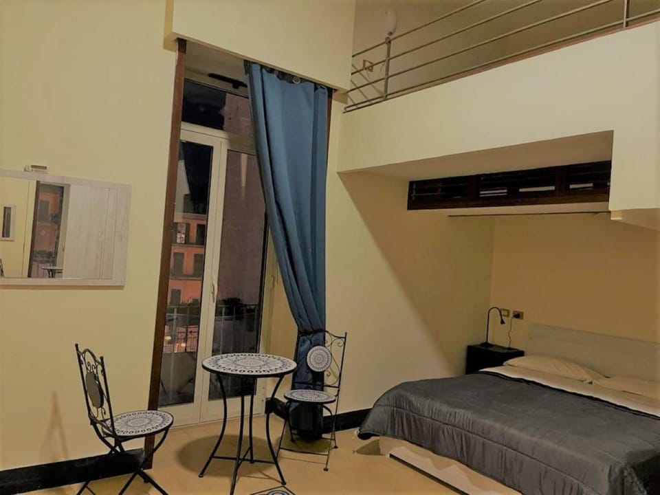 Shower, Property building, Bird's eye view, Hot Tub, Bathroom, TV and multimedia, Photo of the whole room, Bedroom, City view, bidet, internet, air conditioner