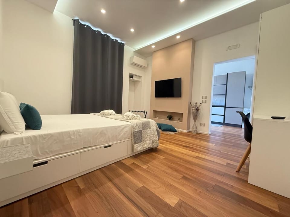 Bed, TV and multimedia, Evening entertainment, Bedroom, wardrobe