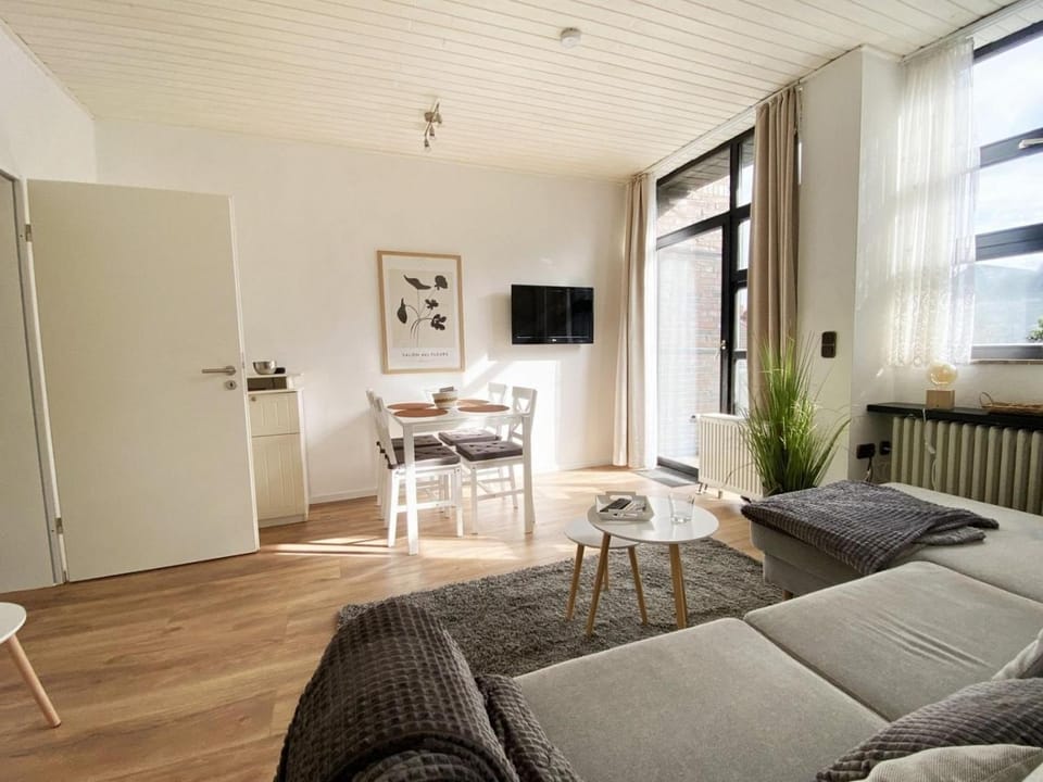 Ferien im Wangerland - Haus Wiesenweg - Ferienwohnung 1 1OG Apartment in Wangerland