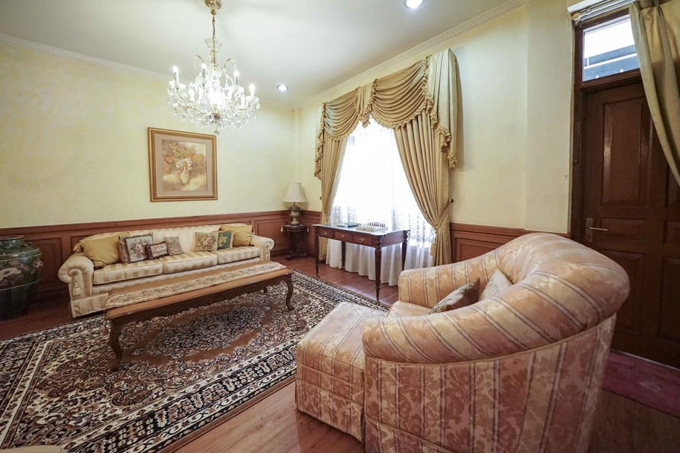 Living room, Seating area
