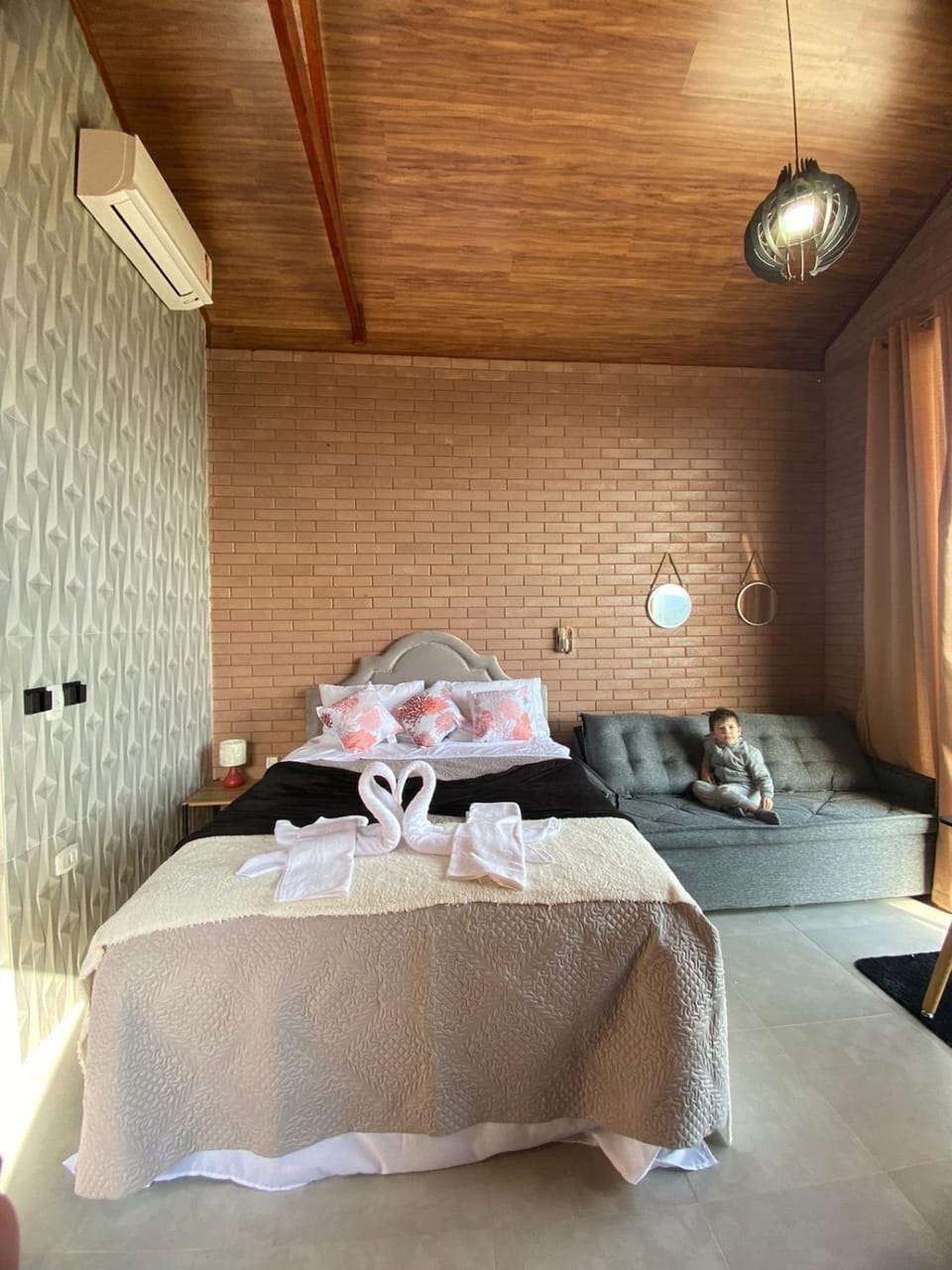 Bed, Bedroom, air conditioner