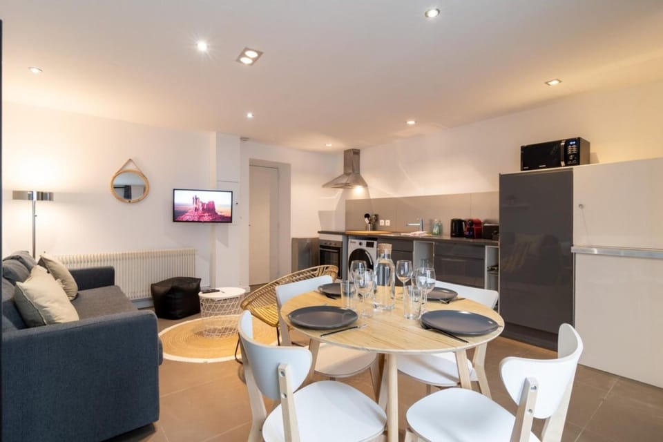 Tourcoing equipped apartment with terrace Apartment in Hauts-de-France